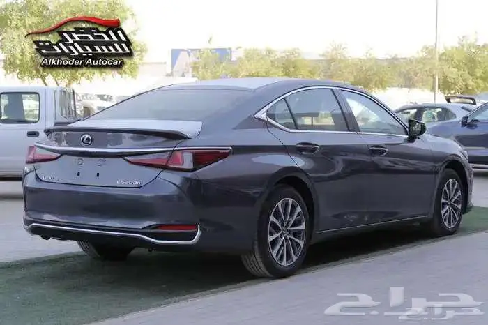 لكزس ES 300 AH 2025 6