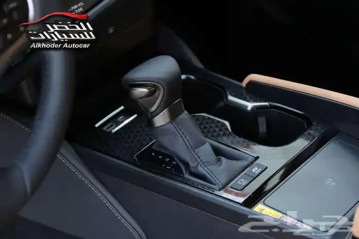 لكزس ES 300 AH 2025 13