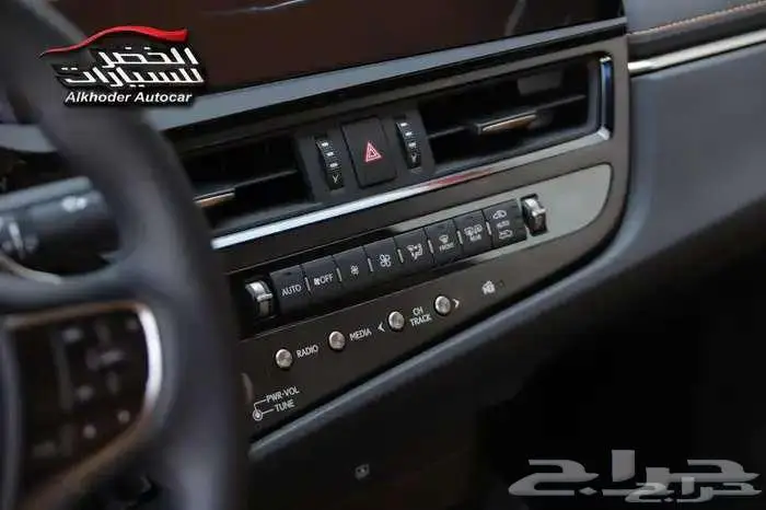 لكزس ES 300 AH 2025 11
