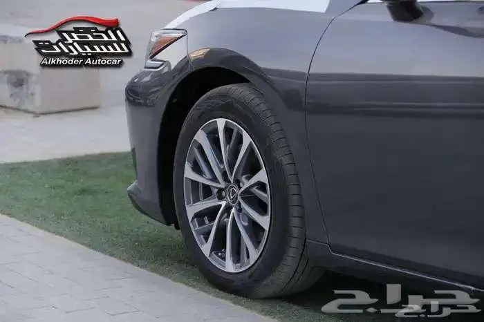 لكزس ES 300 AH 2025 3