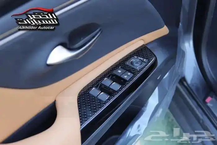 لكزس ES 300 AH 2025 14