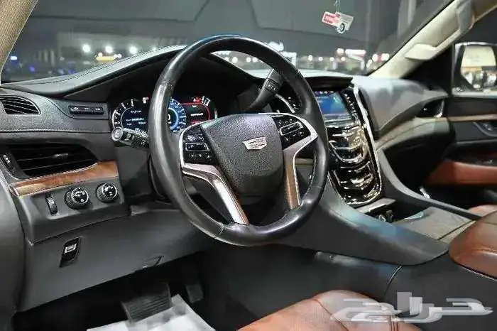 كاديلاك اسكاليد 2018 فل كامل سعودي 6