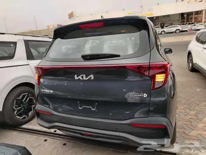 كيا كارينز نص فل موديل 25 بأفض الاسعار كاش وأقساط 15