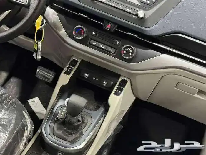كيا كارينز 7 مقاعد GL موديل 2025 سيارات عائليه اقل سعر 4