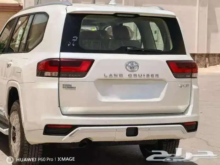 لاند كروزر ديزل GXRL4 ابيض 2024 19