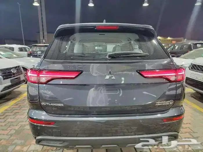 ميتسوبيشي اوتلاندر 2025 5-7 راكب بااقل الأسعار وجميع الفئات 2