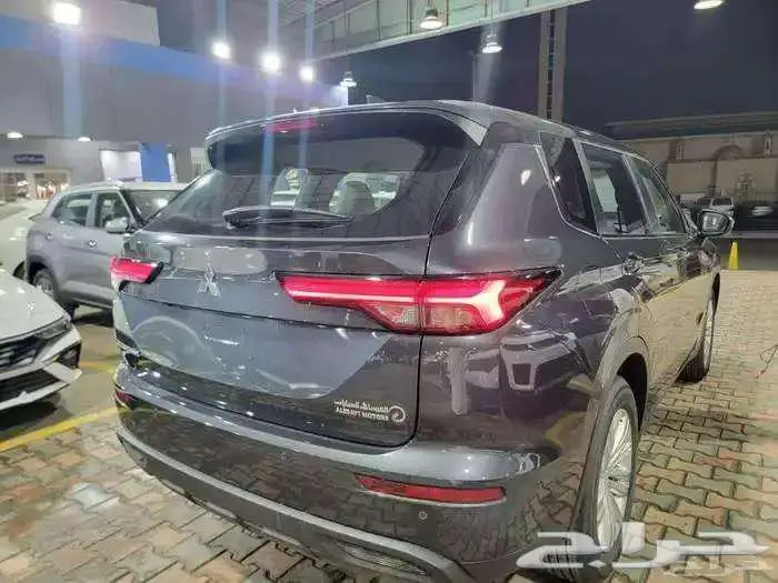 ميتسوبيشي اوتلاندر 2025 5-7 راكب بااقل الأسعار وجميع الفئات 4