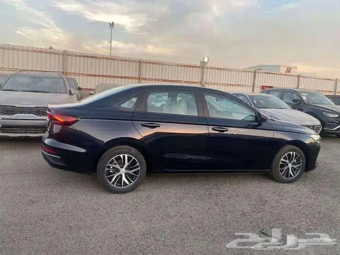 جيلي امجراند موديل 2025 استاندر كميات للشركات 3