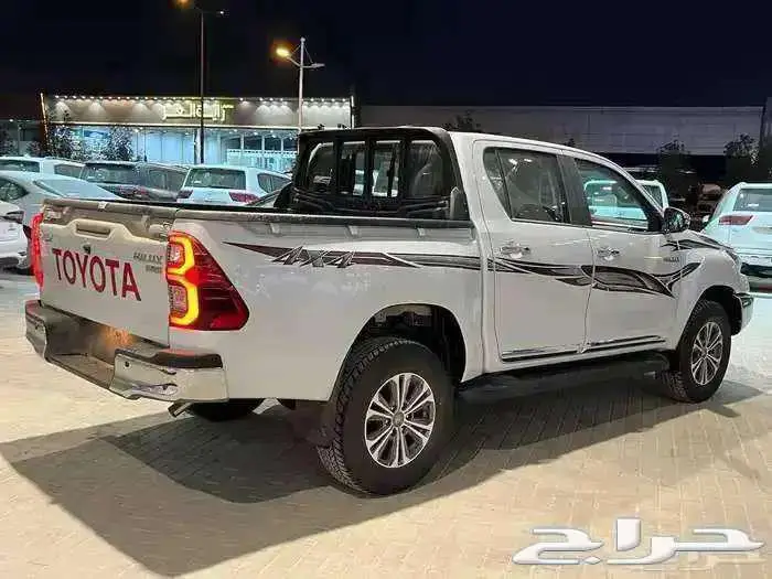 هايلوكس غمارتين بنزين توماتيك 2025 10