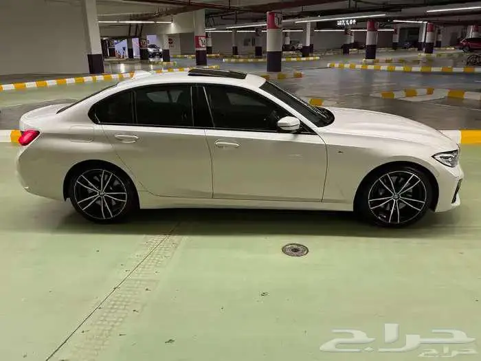 للبيع BMW 320i موديل 2022 من المالك الأول 6