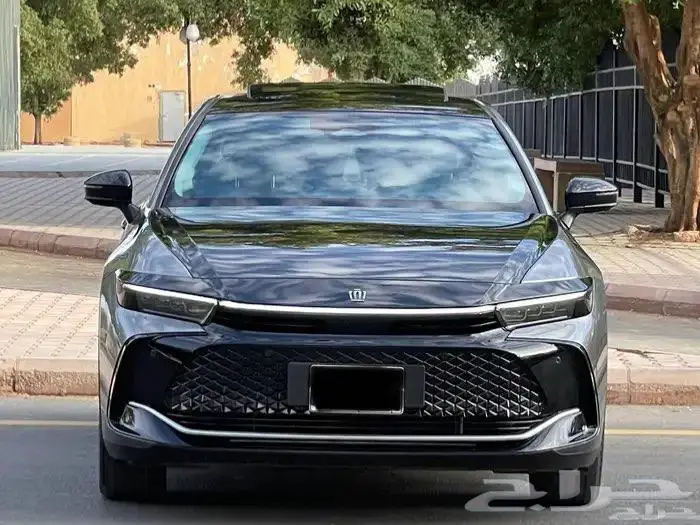 للبيع تويوتا كراون بريميوم 2023 مخزن 0