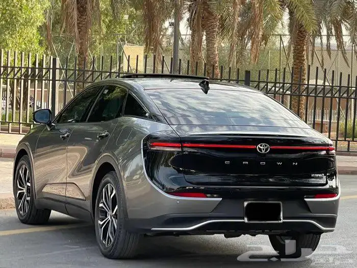 للبيع تويوتا كراون بريميوم 2023 مخزن 4