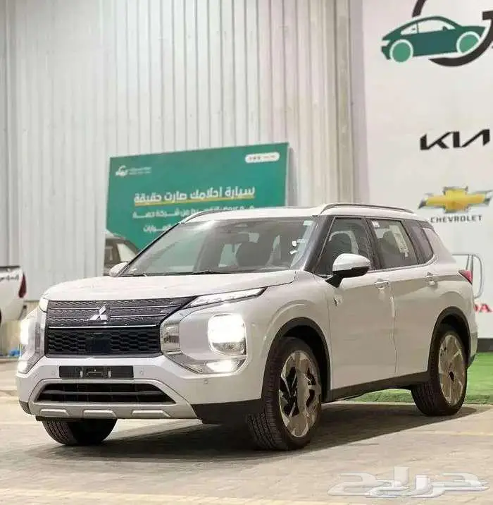 ميتسوبيشي اوتلاندر فل كامل بريميم 2025 2
