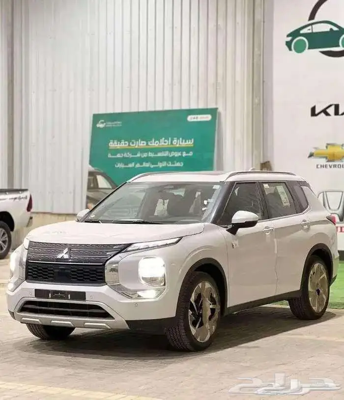 ميتسوبيشي اوتلاندر فل كامل بريميم 2025 1