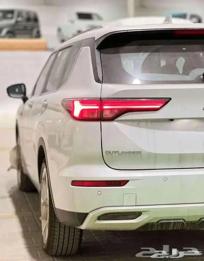 ميتسوبيشي اوتلاندر فل كامل بريميم 2025 4