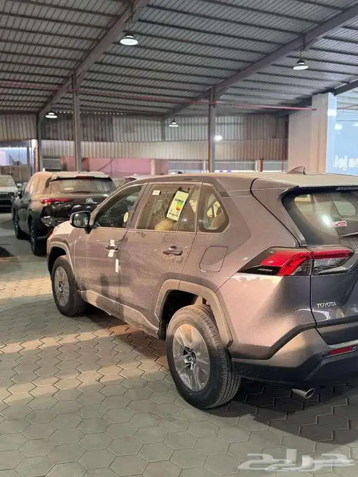 تويوتا راف فور ال اي ستاندر بدون دبل 2025 رمادي وفضي 7