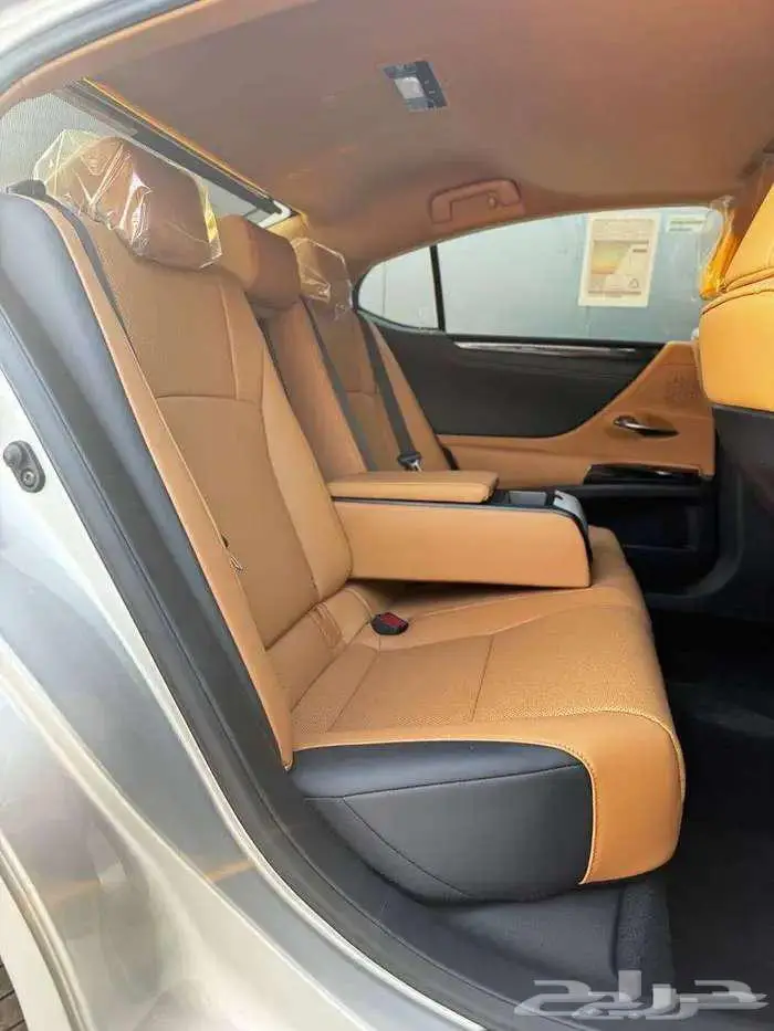 لكزس ES 250 AA 2025 12