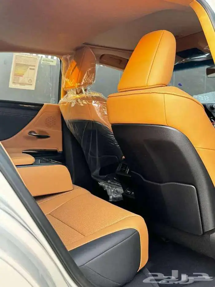 لكزس ES 250 AA 2025 11