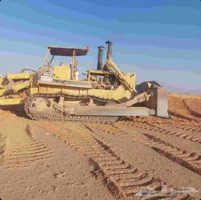 بلدوزر للايجار تعقيم وتسويه وجميع الأشغال في الدوادمي وضواحي 0