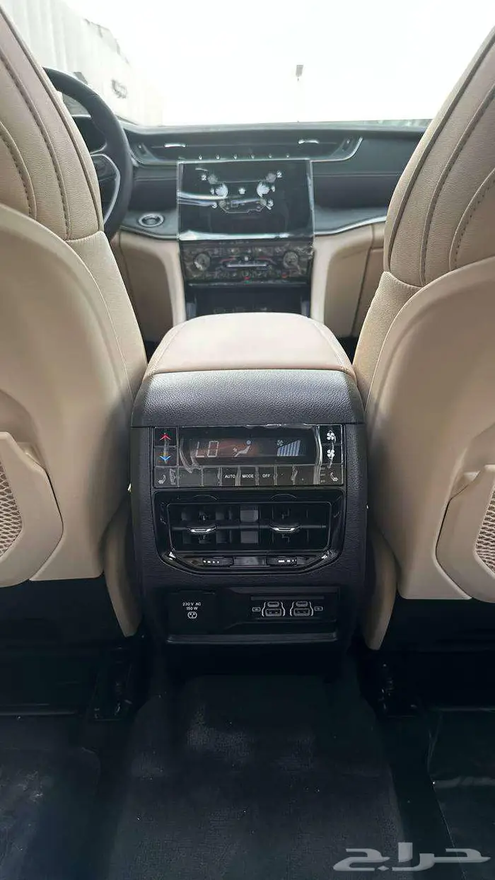 جيب جراند شيروكي ليمتد بلس 2024 8