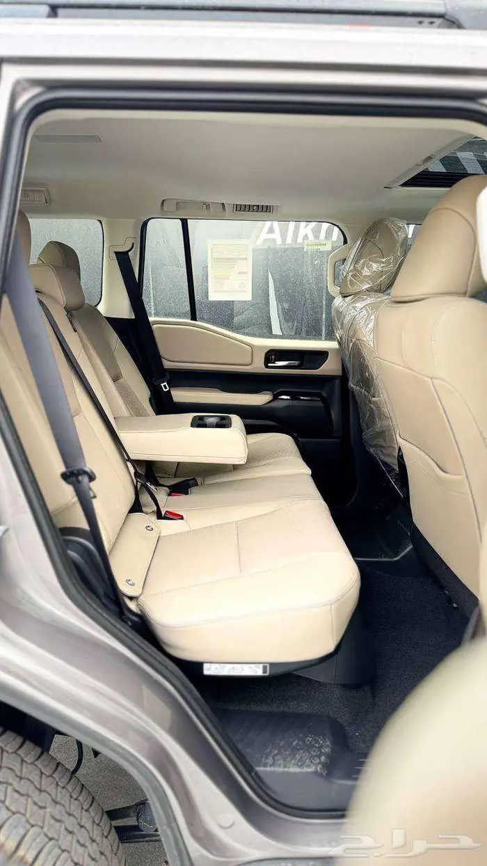 تويوتا برادو 2025 TXL3 بنزين لدى شركة عبدالمجيد الخضر 12