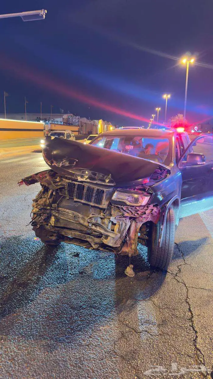 للبيع جيب شيروكي 2015 تشليح 6 سلندر 0