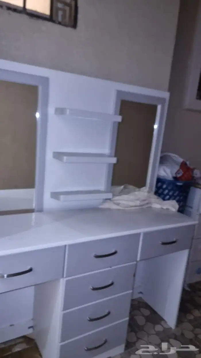 تسريحه مع مرايه و رفوف 3