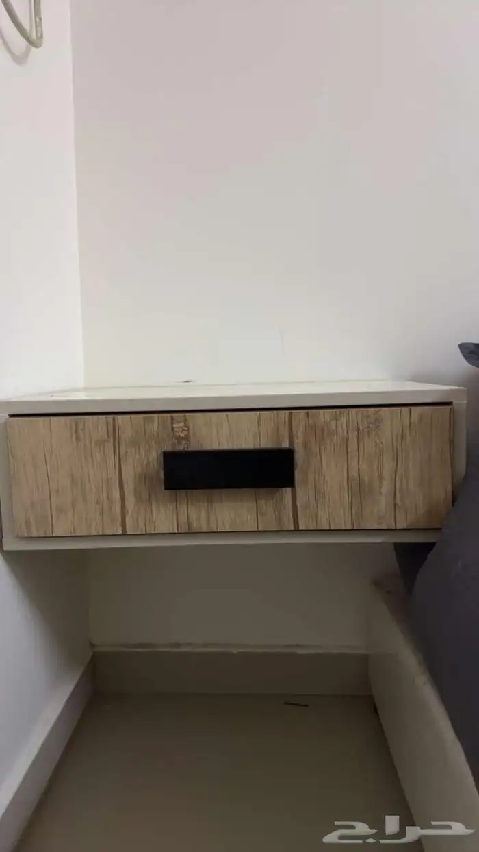 غرفعه للبيع بدون سرير 0