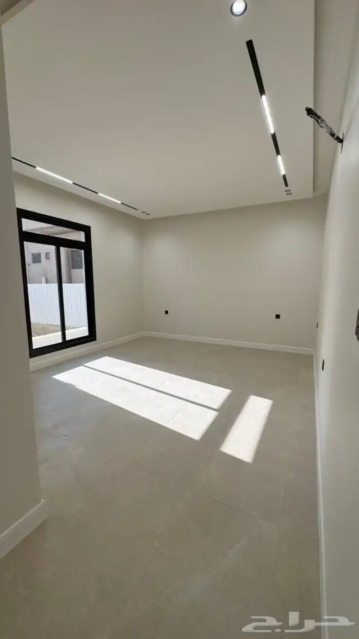 ادوار وملاحق للبيع حي بدر 39