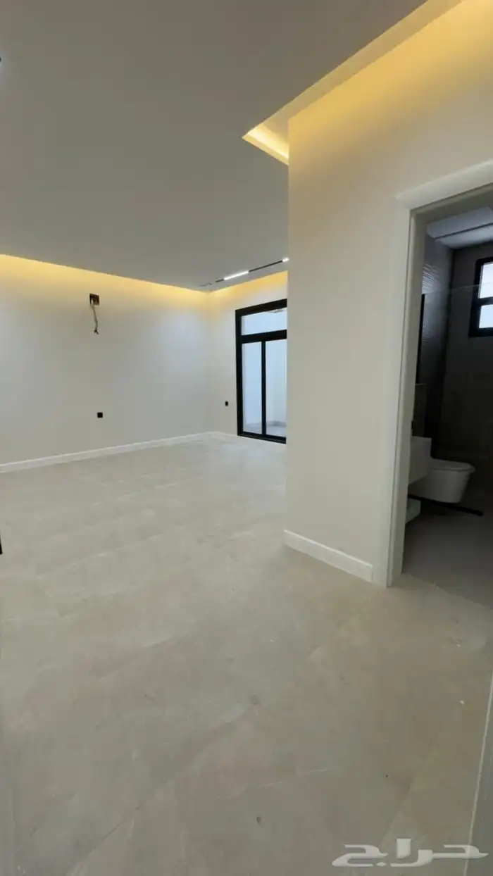 ادوار وملاحق للبيع حي بدر 1