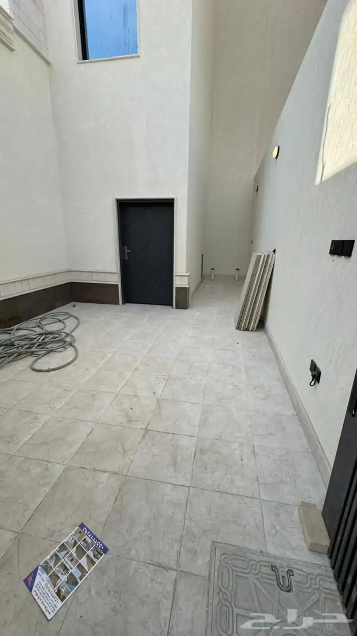 ادوار وملاحق للبيع حي بدر 53