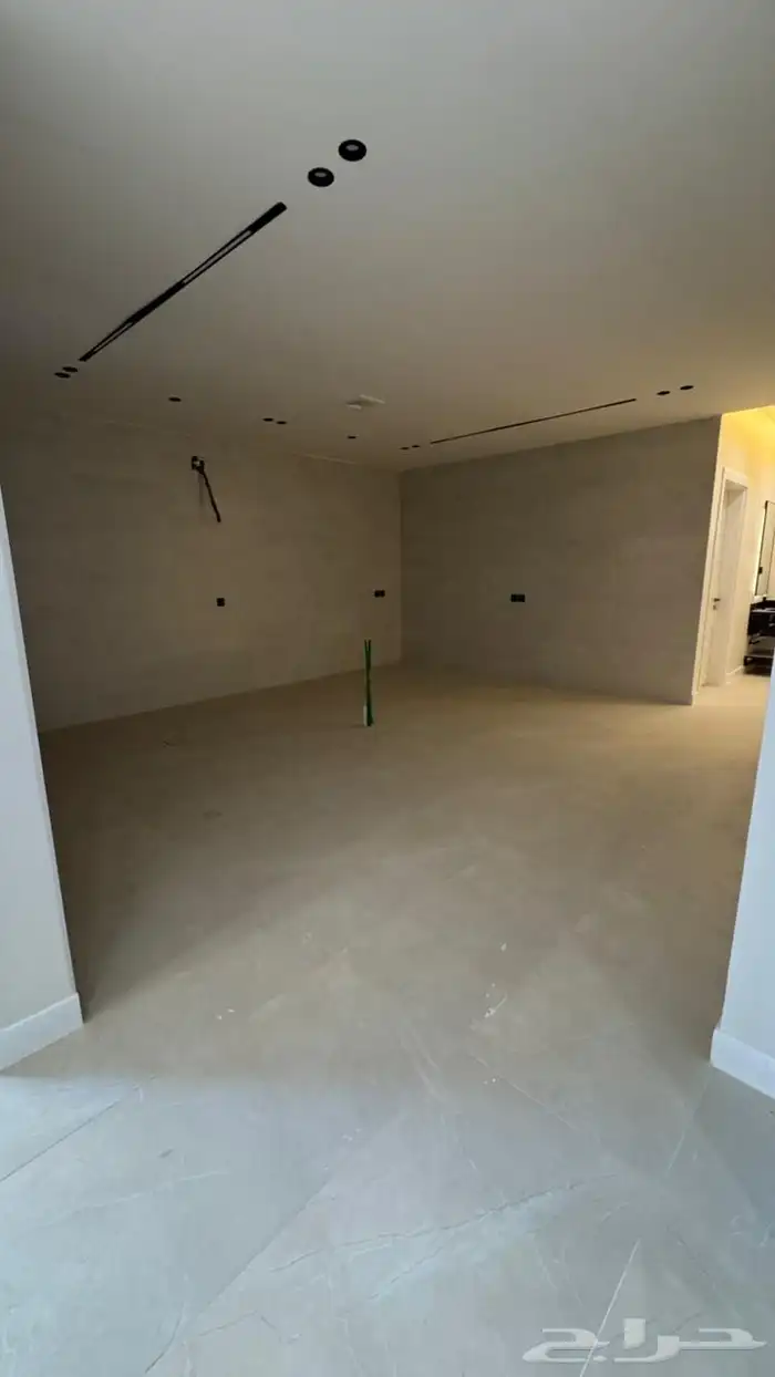 ادوار وملاحق للبيع حي بدر 12