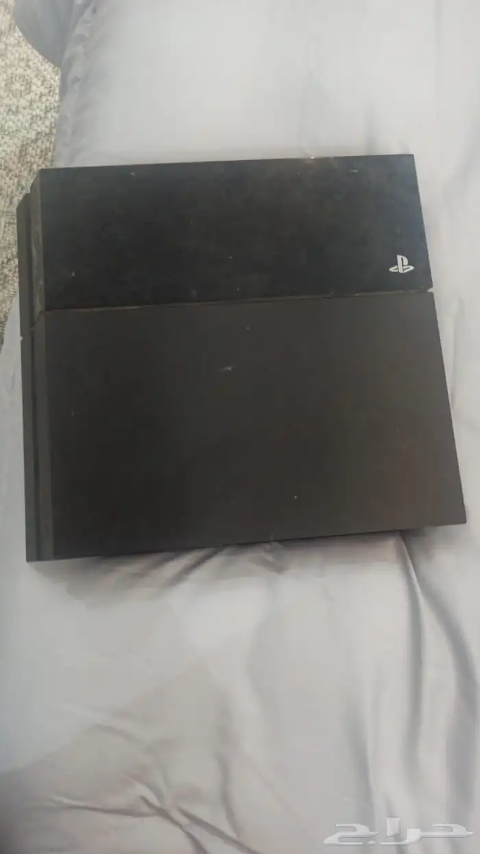 بلاستيشن 4 وثنين شريط فيفيا 0