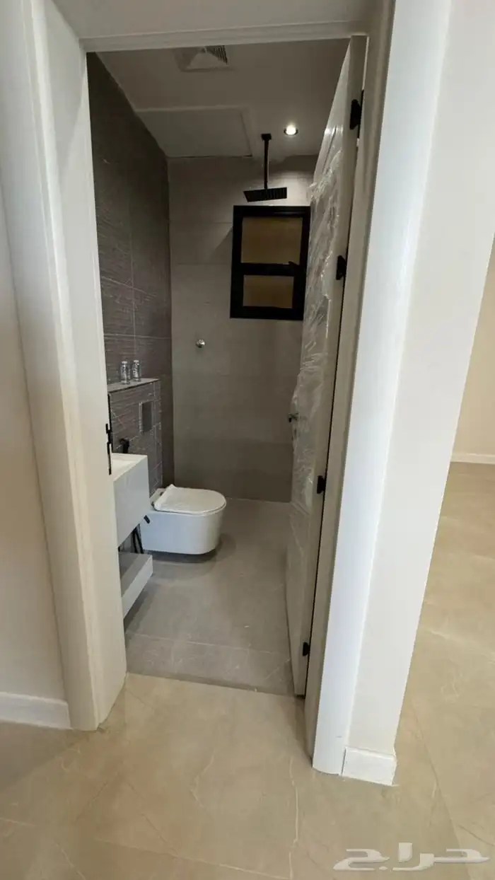 ادوار وملاحق للبيع حي بدر 14