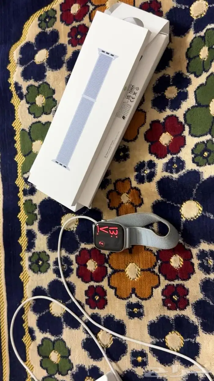 ساعه ابل واتش الاصدار العاشر شبه جديد 0