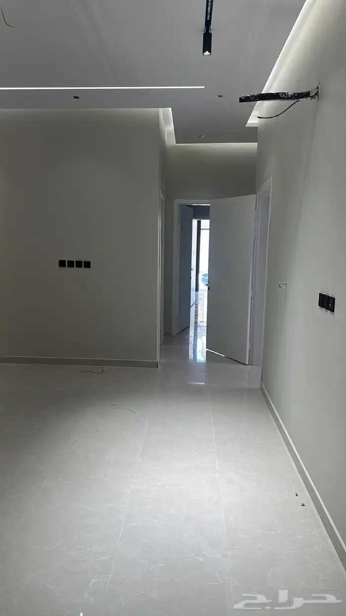 فيلا نظام شقق دورين وملحق مساحة 300 م الرحيلي 1