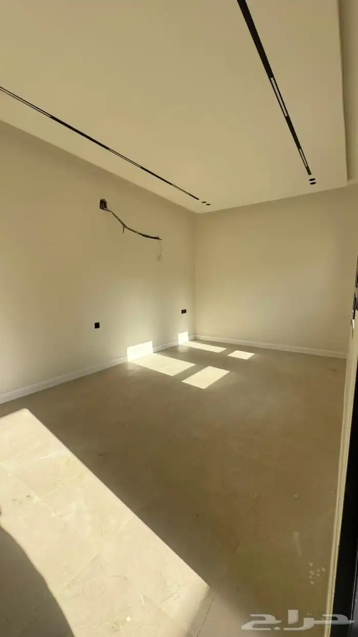 ادوار وملاحق للبيع حي بدر 13