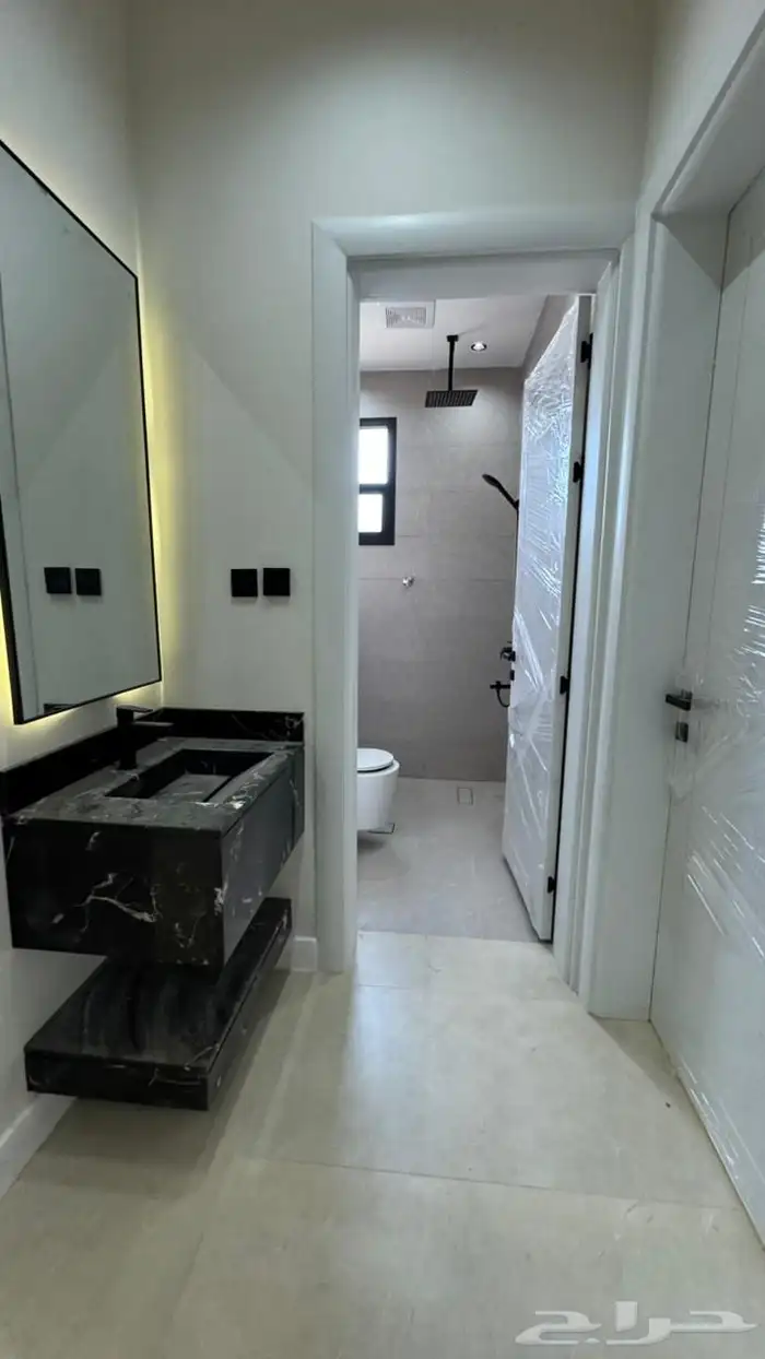 ادوار وملاحق للبيع حي بدر 32