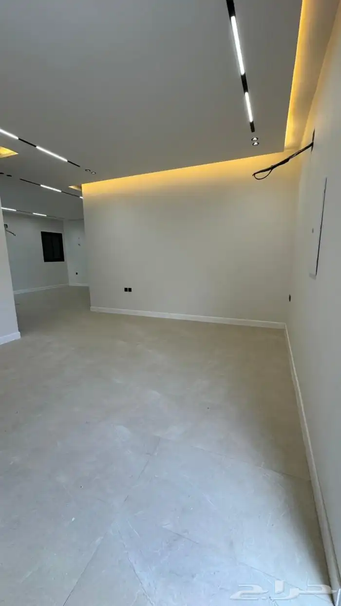 ادوار وملاحق للبيع حي بدر 8