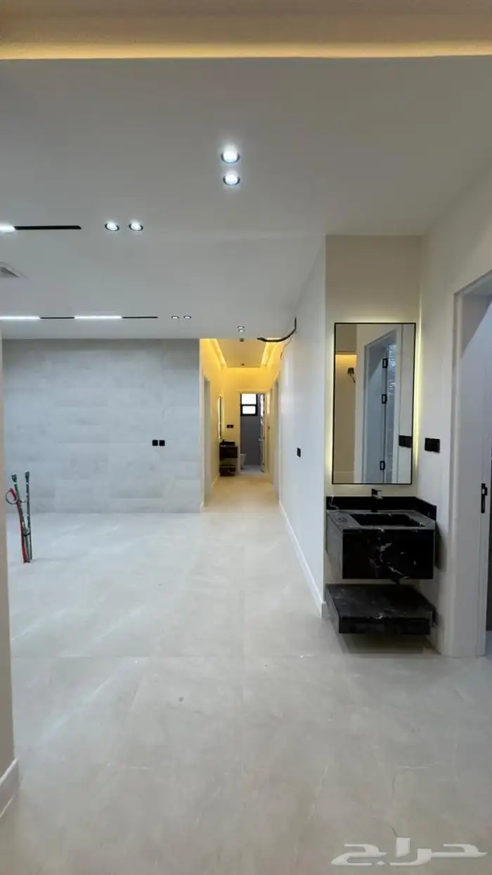 ادوار وملاحق للبيع حي بدر 17