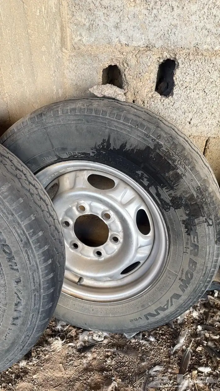 طقم جنوط ددسن وكالة مع كفرات 2