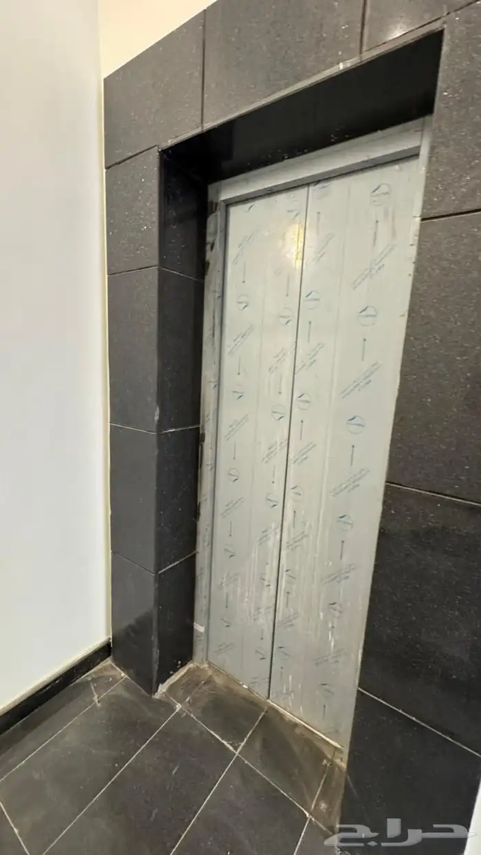 ادوار وملاحق للبيع حي بدر 55