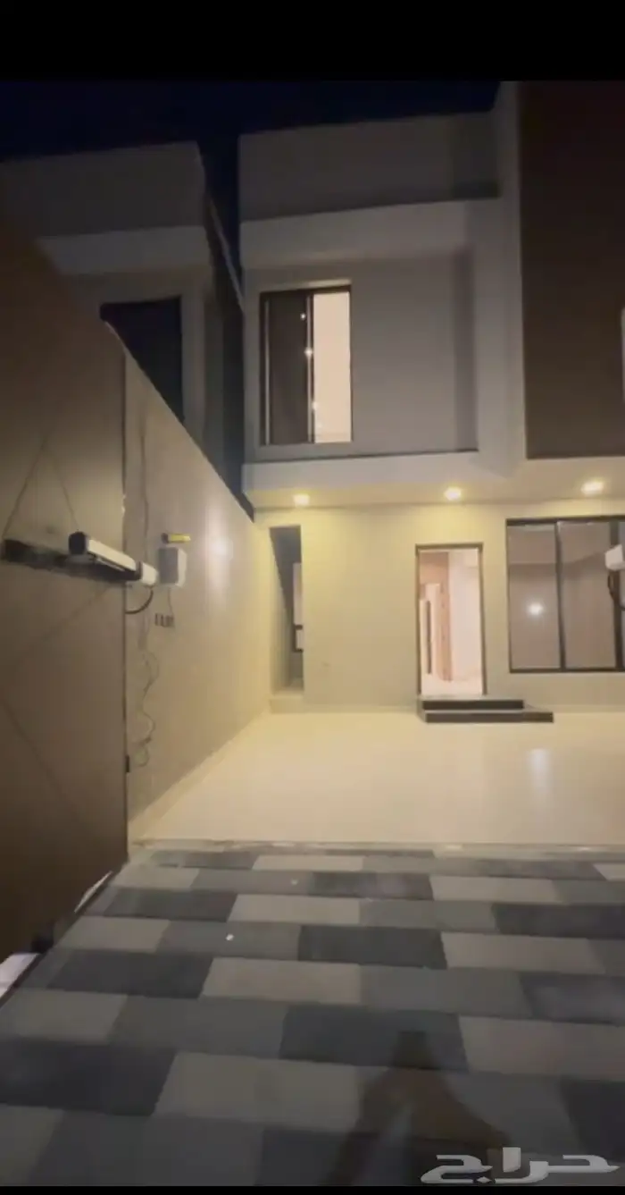 دبلكس منفصل في الشعله مساحة 300 م مطلوب مليون و 400 علي حديق 1