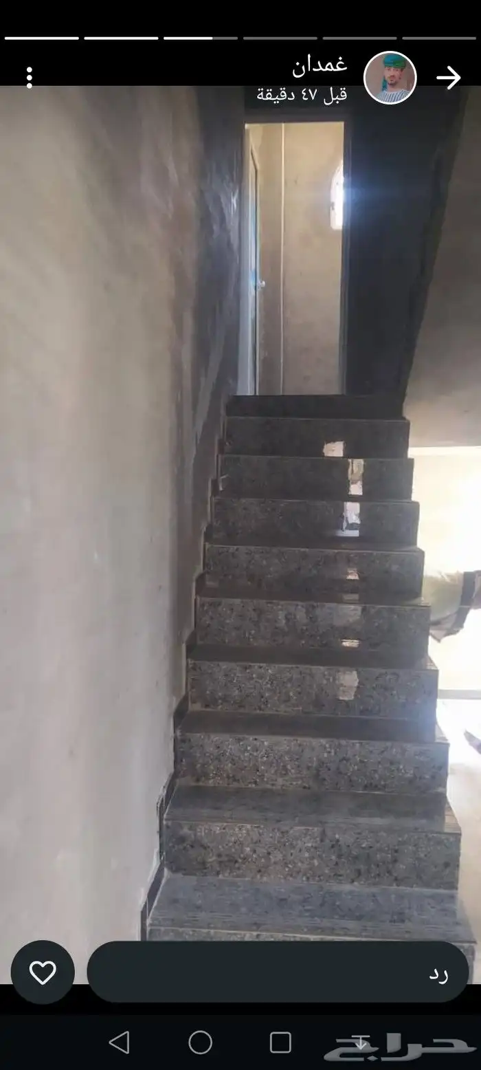 معلم تركيب سيراميك ورخام والباركية جدران وارضيات ودرج 2