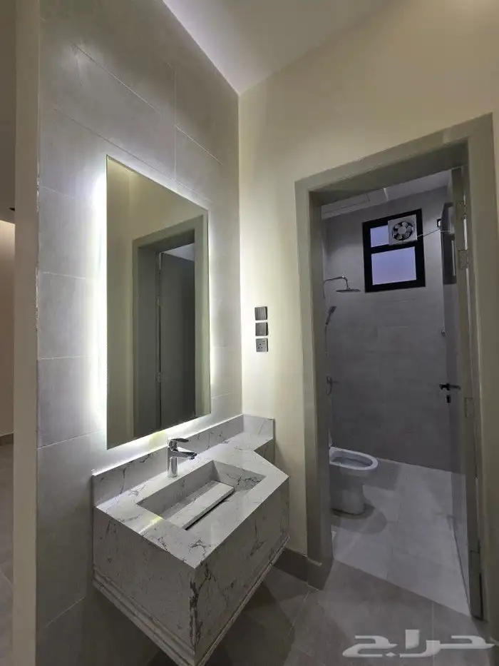 للبيع أدوار علويه 6غرف تشطيب مميز من 500 ألف طريق الثمانين 19