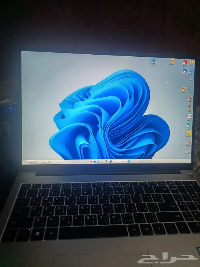 لاب توب للبيع كل المواصفات في الصور شغال تمام التمام ما فيه 2