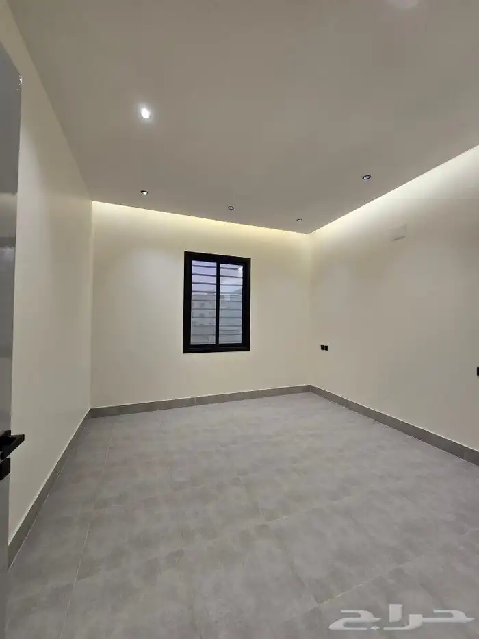 للبيع أدوار علويه 6غرف تشطيب مميز من 500 ألف طريق الثمانين 15