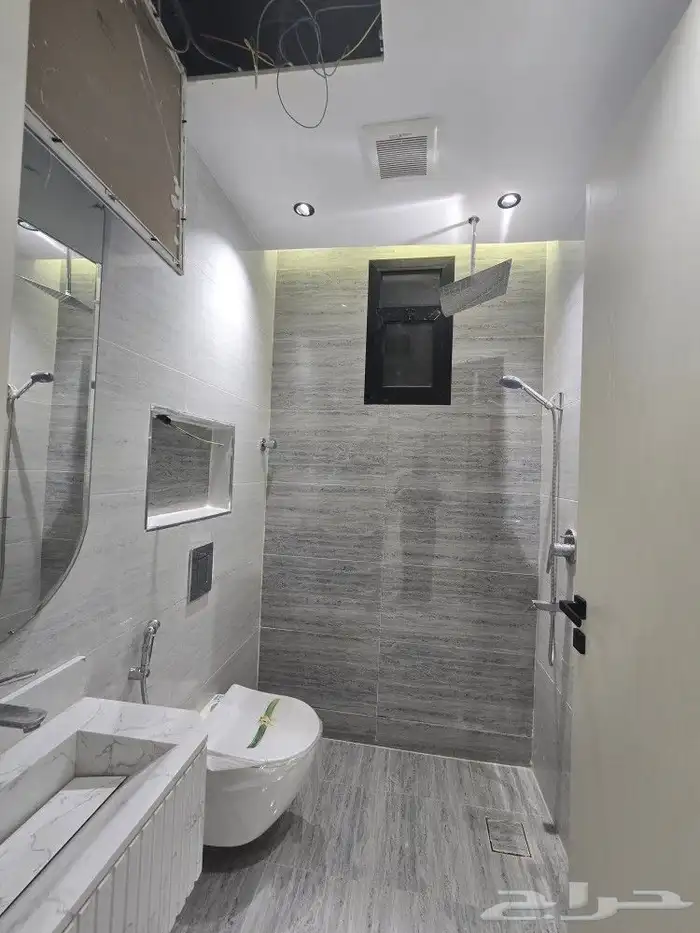 للبيع دور علوي مدخل مستقل مصعدجاهزسطح خاص600 ألف أبهاالمحالة 17