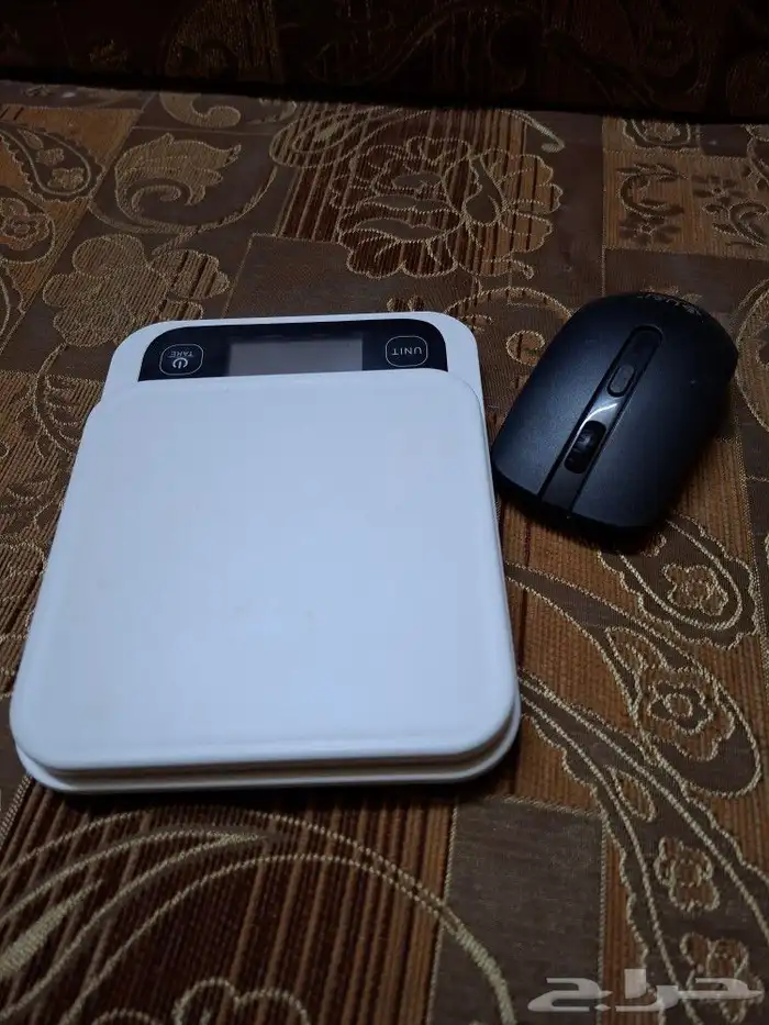 عندي ميزان طعام يحسب السعارات الحرارية وماوس للكمبيوتر 0