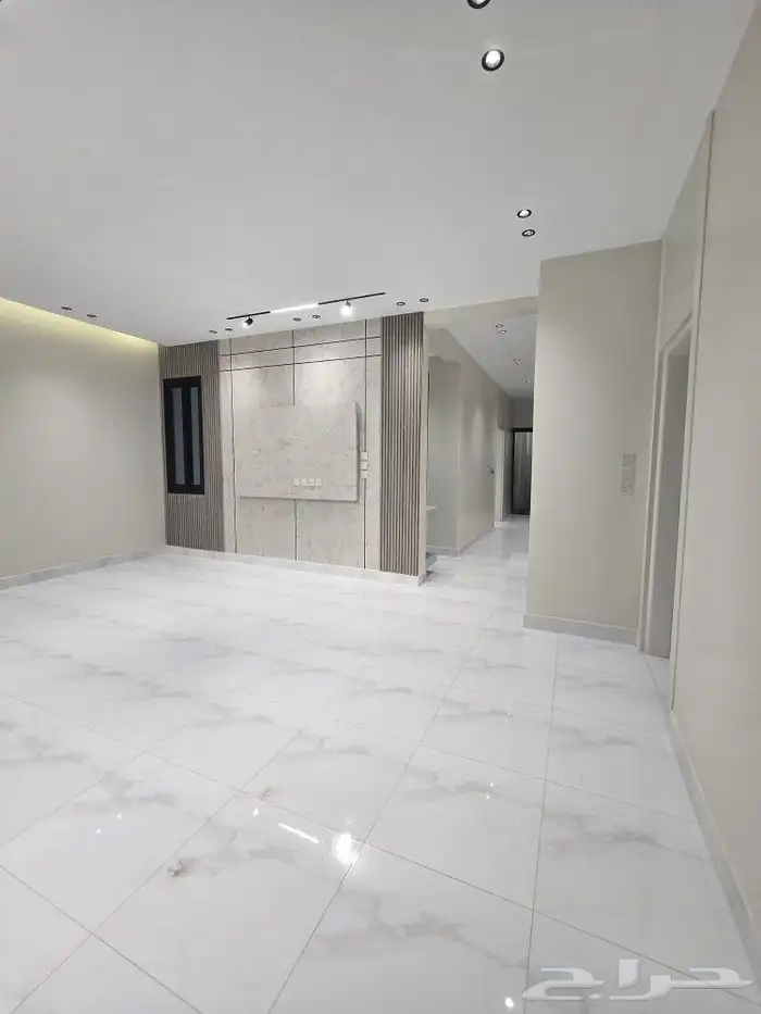 للبيع دور علوي مدخل مستقل مصعدجاهزسطح خاص600 ألف أبهاالمحالة 21